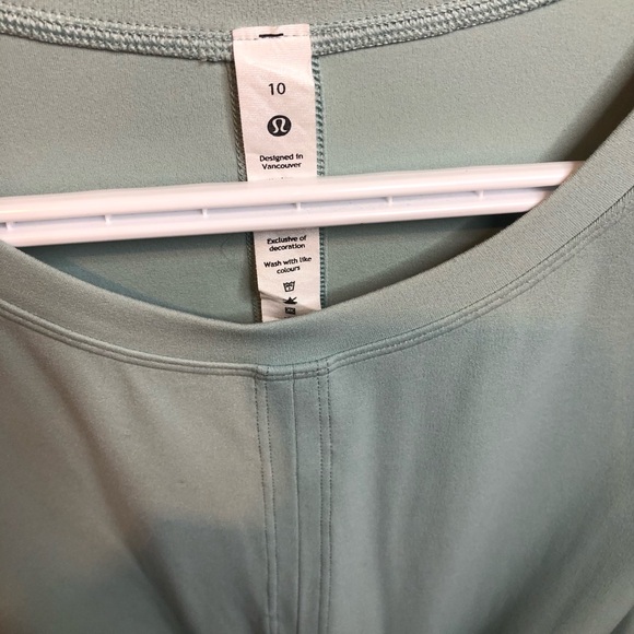Lululemon New Nulu top ~never worn - Picture 2 of 5